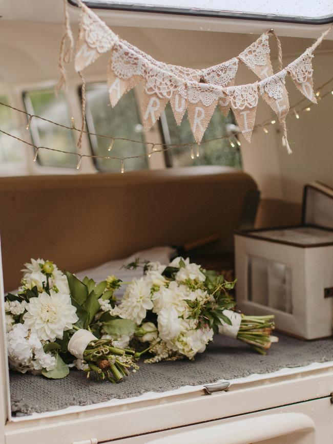 Wedding posies, pic: Shane Shepherd