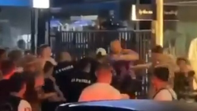 It has been alleged that a man involved in a violent street brawl is the Nelson Asofa-Solomona from the Storm. (screen grab from Twitter).