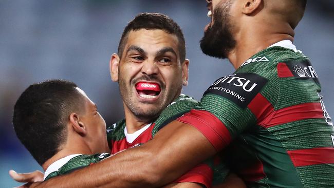 <a capiid="9261cb2daf3c8e08a587978b5d231927" class="capi-video">Gutherson's in-goal howler</a>                     SYDNEY, AUSTRALIA — APRIL 26: Cody Walker of the Rabbitohs (L) celebrates with Greg Inglis (C) and Robert Jennings (R) after scoring the first try in the NRL round eight match between the South Sydney Rabbitohs and the Brisbane Broncos at ANZ Stadium on April 26, 2018 in Sydney, Australia. (Photo by Matt King/Getty Images)