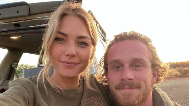 Sam Frost and Survivor star, Jordie Hansen are expecting a child.