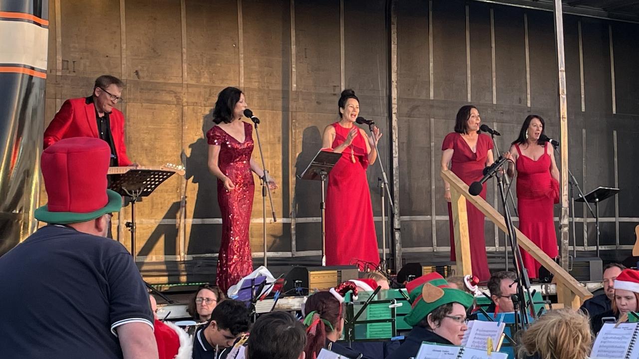 Melbourne singing group, Stellar, performed Winter Wonderland. The team featured in the 2019 carols and were so good organisers invited them back.