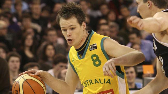 A fresh-faced Brad Newley in action for the Boomers.