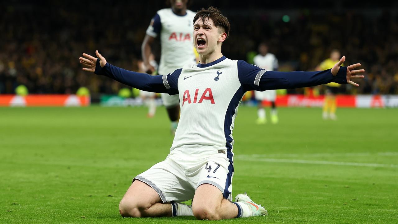 Mikey Moore of Tottenham Hotspur celebrates scoring his team's third goal. Photo by Richard Pelham/Getty Images)