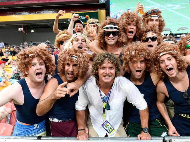 Former Australian Wallabies player Nick Cummins poses for a photo with a group of his fans during the 2018 Global Tens. Pic: Getty