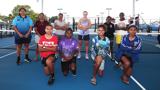 Ash Barty with girls from AFL Cape York House. Picture: Tennis Australia/Jason O’Brien