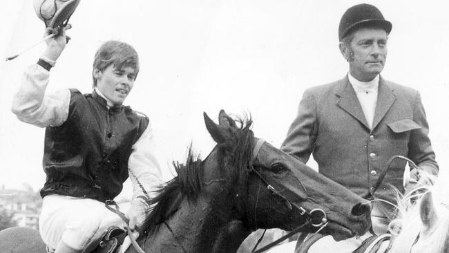 Brent Thomson bringing Dulcify back to scale after the pair’s amazing Cox Plate victory in 1979.