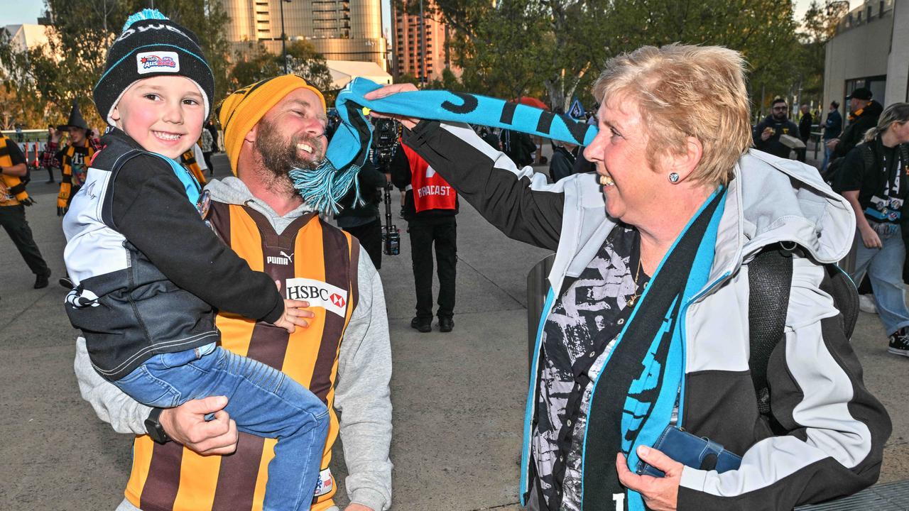 The banter begins between Drew Lamont, son Callan, and mother in law Liz McHugh. Picture: Brenton Edwards