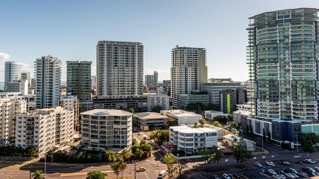 Territorians sweated between December and February, with the mercury above 30C more than eight hours a day according to NT renters surveyed by Better Renting. Picture: Che Chorley