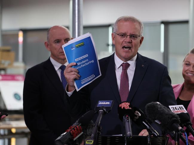 Prime Minister Scott Morrison claims Anthony Albanese would be reckless with the economy. Picture: Jason Edwards