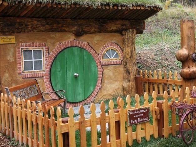 REAL ESTATE: GENUINE HOBBIT HOUSE Thompson Falls, US. Picture: HomeAway