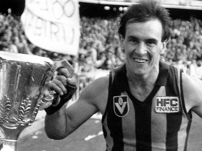 John Platten (left) and Terry Wallace with the premiership cup. 1986 Grand Final. Hawthorn v Carlton. MCG.