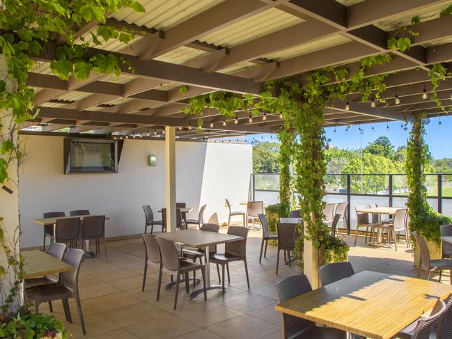 The fight broke out in The Terrace Bar of Central Coast Leagues Club.