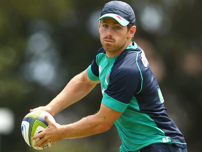 SYDNEY, AUSTRALIA - FEBRUARY 13: Bernard Foley shapes to pass during a Waratahs Super Rugby training session at Allianz Stadium on February 13, 2015 in Sydney, Australia. (Photo by Mark Kolbe/Getty Images)