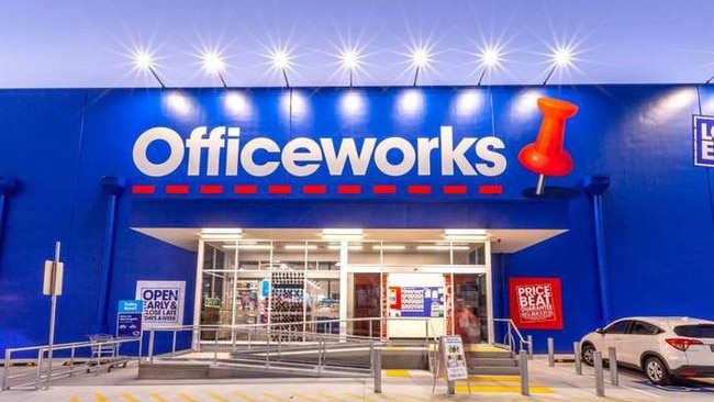 Officeworks staff member refused a Jewish man service.