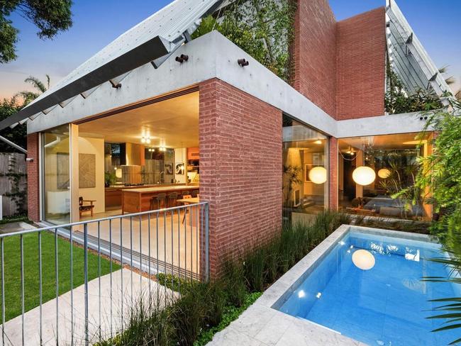 The property at 6 Glenayr Avenue, North Bondi sells for $10.7m. Source: realestate.com.au