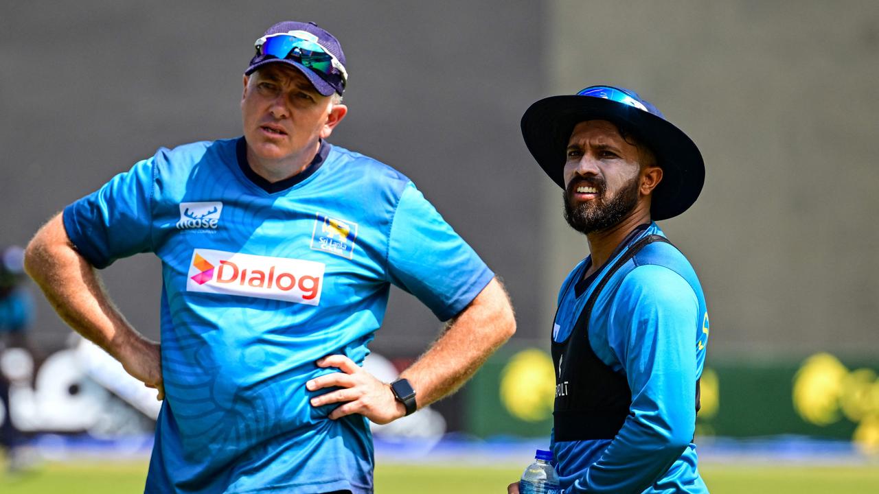 Sri Lankan captain Kusal Mendis and coach Chris Silverwood. Photo by Ishara S. KODIKARA / AFP