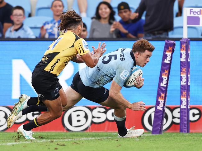 Andrew Kellaway scores a try for the Waratahs. Picture: Getty Images