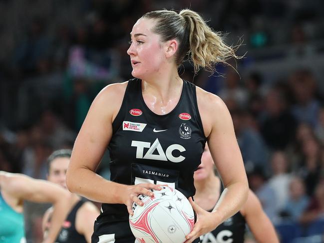 MELBOURNE, AUSTRALIA - MARCH 26: Sophie Garbin of the Magpies passes the ball during the round two Super Netball match between Collingwood Magpies and Melbourne Vixens at John Cain Arena, on March 26, 2023, in Melbourne, Australia. (Photo by Kelly Defina/Getty Images)