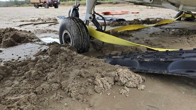 An Arafura Aviation Piper PA-32 aircraft was forced to make an emergency landing at the nudist section at Casuarina beach due to an engine failure around 11am on Friday, March 29. Â Picture: NT Towing 4X4 Recovery, Facebook