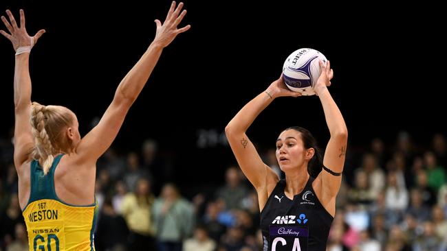 INVERCARGILL, NEW ZEALAND - OCTOBER 19: Ameliaranne Ekenasio of New Zealand looks for optionsduring game three of the Constellation Cup series between New Zealand Silver Ferns and Australia Diamonds at ILT Stadium Southland on October 19, 2023 in Invercargill, New Zealand. (Photo by Joe Allison/Getty Images)