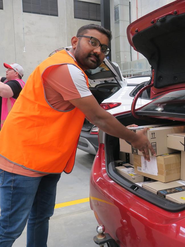 Flex Delivery driver Venkatesh Sripathi and Charlene Redman