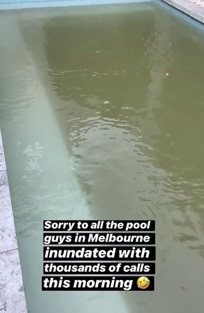 ABC journalist Jen Browning called out Bec for complaining about the pool in her multi million dollar mansion being dirty from a dust storm. Source: Instagram