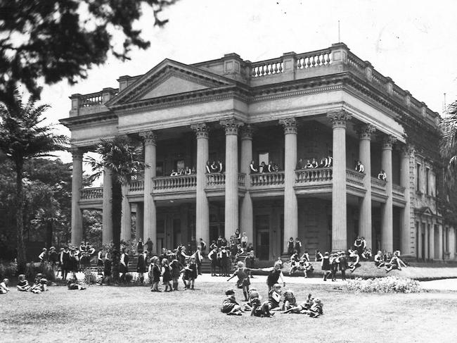 A photo of Lowther Hall school taken in 1928.