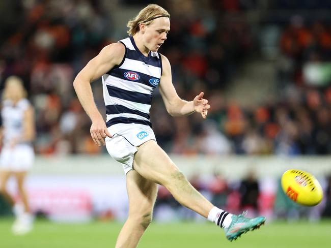 Zach Guthrie slots a running goal against the Giants. Picture: Mark Kolbe/Getty Images