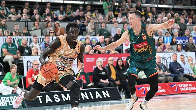 HOBART, AUSTRALIA - DECEMBER 17: Bul Kuol of the Taipans drives to the basket during the round 11 NBL match between Tasmania Jackjumpers and Cairns Taipans at MyState Bank Arena, on December 17, 2022, in Hobart, Australia. (Photo by Steve Bell/Getty Images)