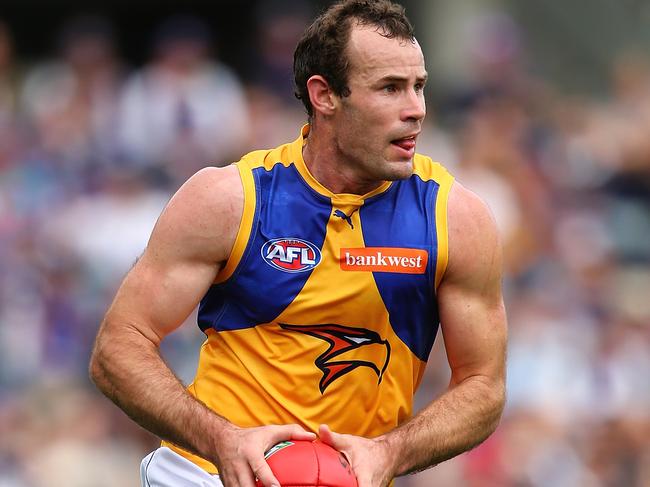 PERTH, AUSTRALIA - JULY 16: Shannon Hurn of the Eagles looks to pass the ball during the round 17 AFL match between the Fremantle Dockers and the West Coast Eagles at Domain Stadium on July 16, 2017 in Perth, Australia.  (Photo by Paul Kane/Getty Images)