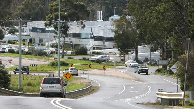 Kingston Bypass, Algona Rd roundabout