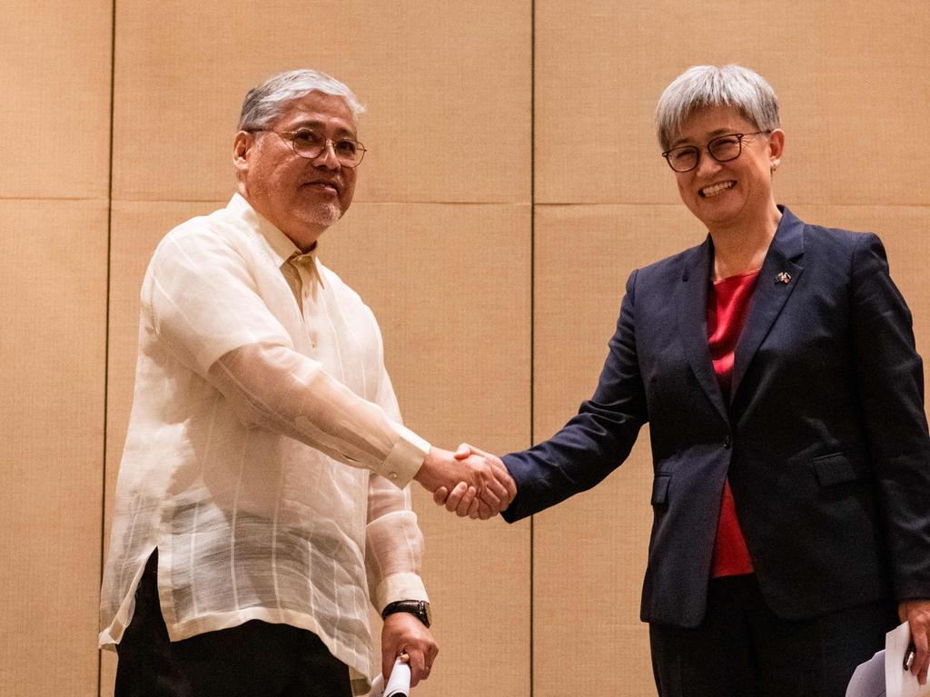 Philippine Foreign Affairs Secretary Enrique Manalo and Australian Foreign Minister Penny Wong. Picture: AFP