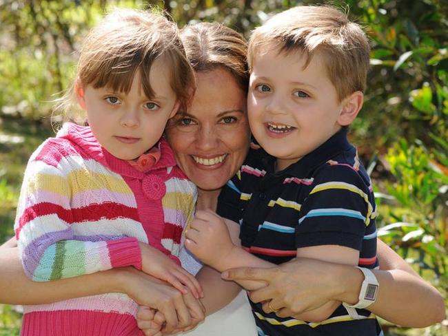 Maria Pena with her children Martin, 10, and Elisa, 11. Source: Facebook