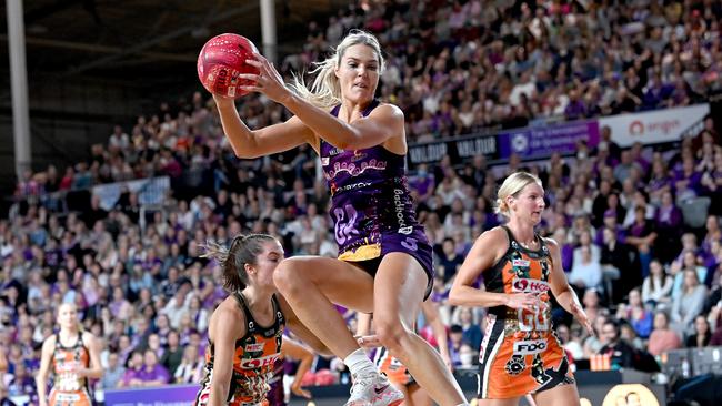 BRISBANE, AUSTRALIA - JUNE 04: Gretel Bueta of the Firebirds in action during the round 13 Super Netball match between Queensland Firebirds and GWS Giants at Nissan Arena, on June 04, 2022, in Brisbane, Australia. (Photo by Bradley Kanaris/Getty Images)