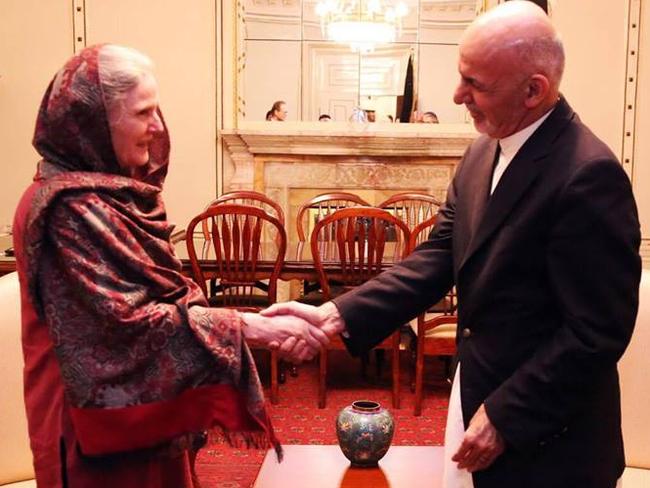 30/08/2016 President of Afghanistan Ashraf Ghani bestowes the High State Medal of Malalai upon aide worker Katherine Jane Wilson for her humanitarian services. Photo: Twitter