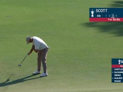 Scott drains monster 81-yard putt!