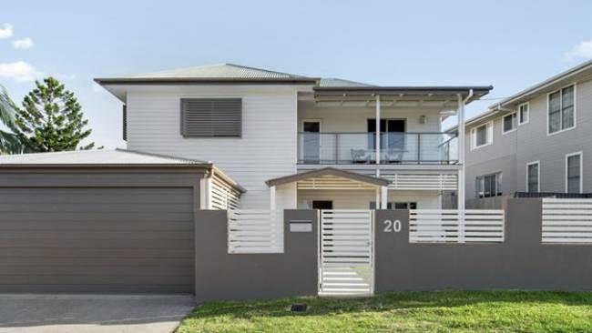 WATCH LIVE! $100k above reserve: Home sells for $1.411m under the hammer