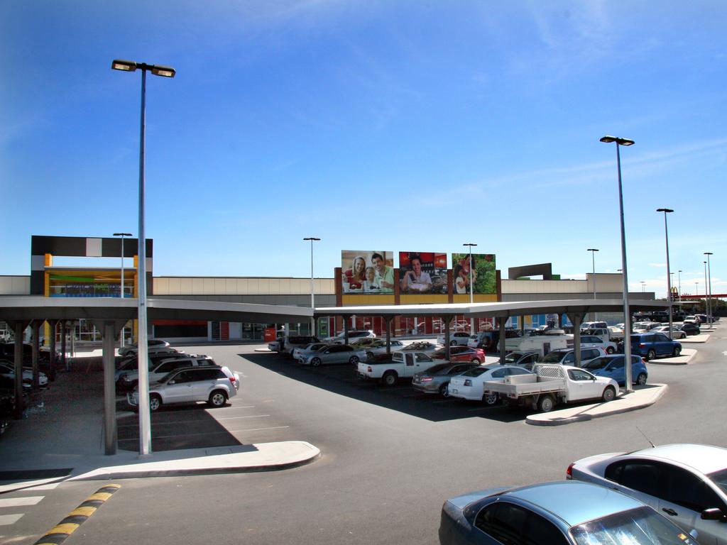 Gracemere Shoppingworld on McLaughlin St, which is closed because of a gas bottle leak. Photo: Tamara MacKenzie / The Morning Bulletin