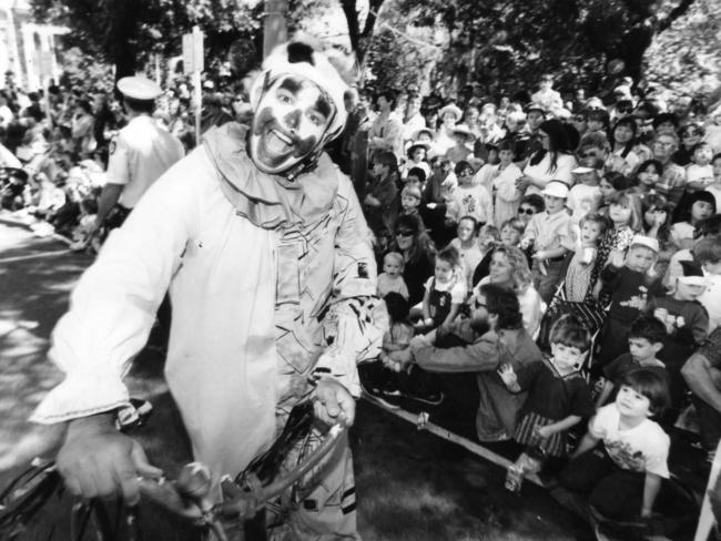 A clown entertains/terrifies children during the 1993 John Martin’s Christmas Pageant.