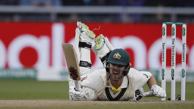 Travis Head failed to kick on on day two at Old Trafford as Australia’s soft middle was on show again.