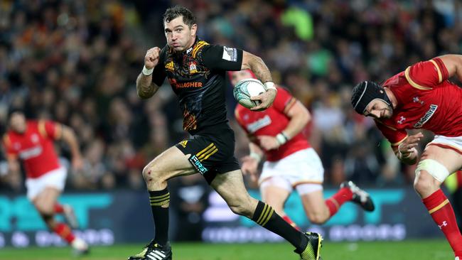 Stephen Donald will start for the Chiefs against the Lions replacing the injured Seta Tamanivalu.