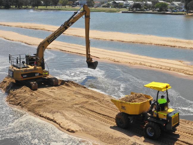 Narrabeen Lagoon being dredged. Photo Manly Daily