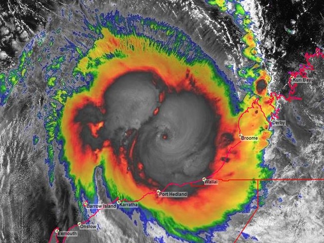 BOM mapping shows heavy rainfall around Ilsa as it nears the Kimberley coast.