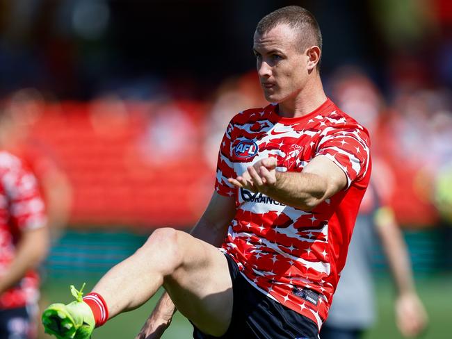 GOLD COAST, AUSTRALIA - APRIL 27: Chad Warner of the Swans warms up prior to the 2025 AFL Round 07 match between the Gold Coast Suns and the Sydney Swans at People First Stadium on April 27, 2025 in the Gold Coast, Australia. (Photo by Russell Freeman/AFL Photos via Getty Images)
