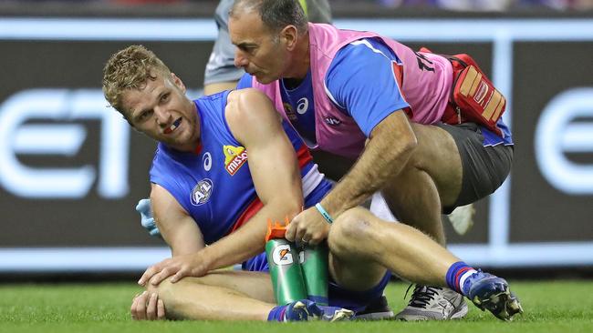 Jake Stringer suffered a knee injury in the third quarter.