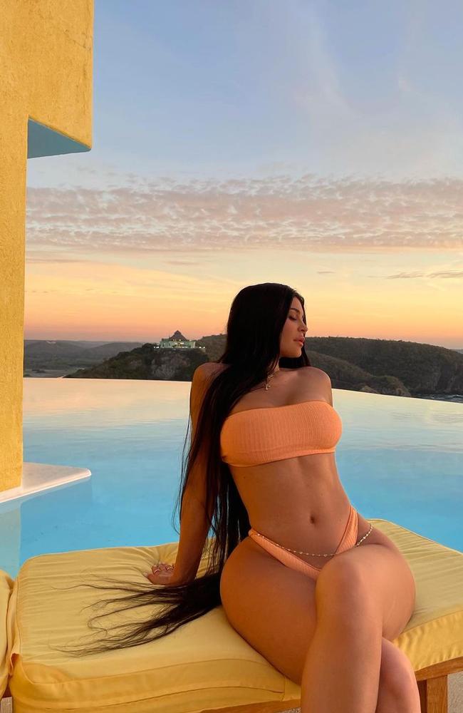 Every Swimsuit Kendall & Kylie Jenner Wore on Their Mexican Vacation