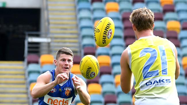 Brisbane Lions captain Dayne Zorko hits the track to start preparations for the club’s qualifying final against Richmond. Picture: AAP image/John Gass.