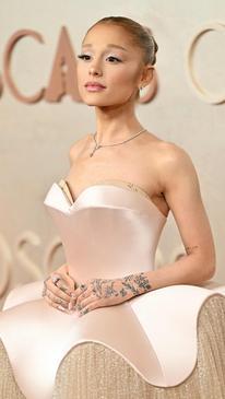 Stars assemble for Hollywood's night of nights