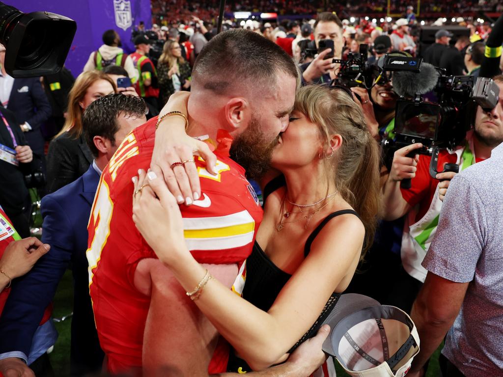 The couple’s on-field PDA was watched by millions. Picture: Ezra Shaw/Getty Images