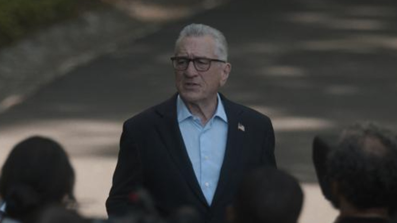 De Niro makes paranoid conspiracy thriller a Netflix hit